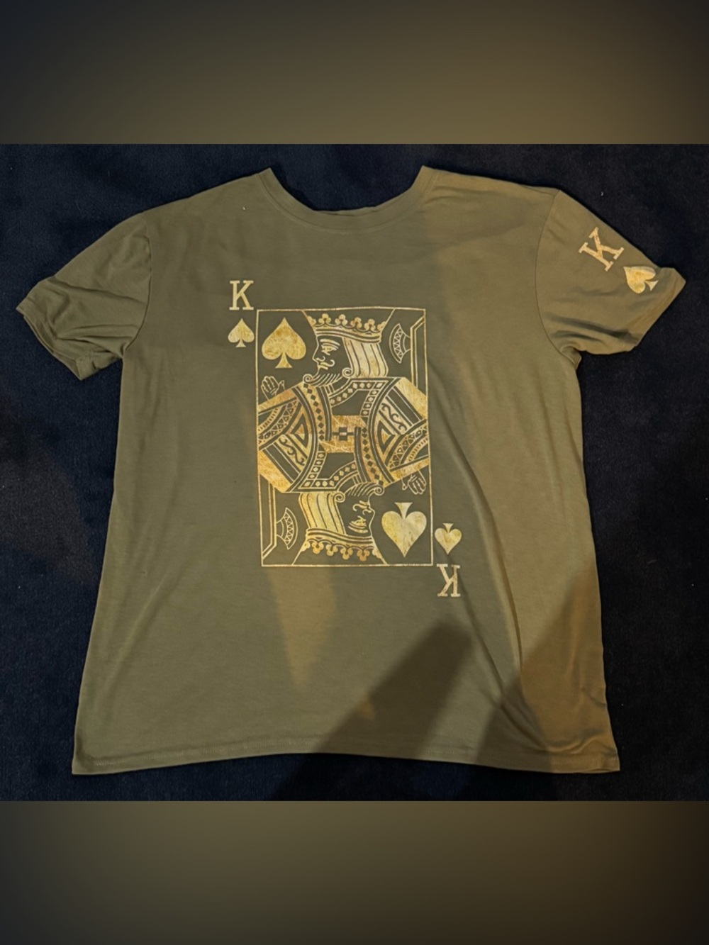 Men’s Amazon Basics - Olive Green King of Spades T Shirt (Size: XL)